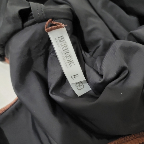 Berlook Black One Shoulder Cut Out One-Piece Swimsuit - Picture 6 of 7